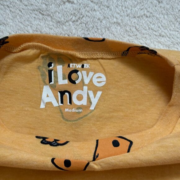 Artwork 'Cat Paws' Graphic Tee - Picture 2 of 2